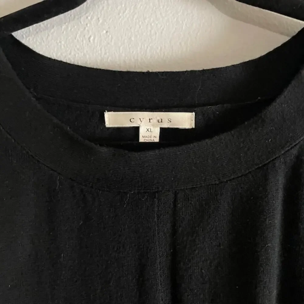 Cyrus Black Wide Crewneck Pullover Sweater XL Woman 3/4 Sleeve Knit Layer